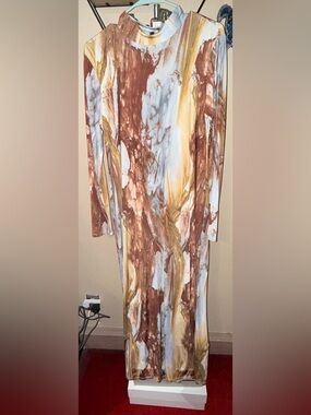 Fashion Nova Marble-Print Long Sleeve Dress in Brown & Cream